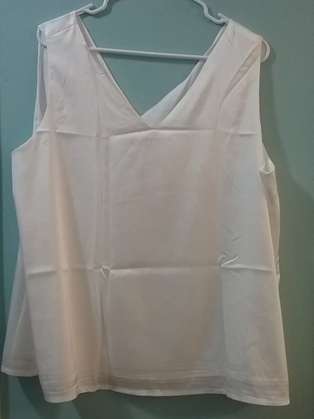 NWT Lillusory Sleeveless White Satiny Top, Size XXL